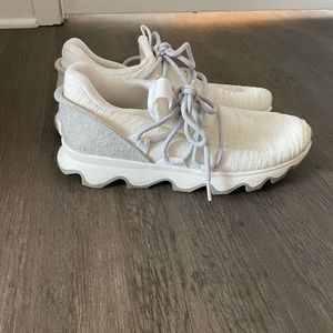 Sorel white tennis shoes. Size 8.